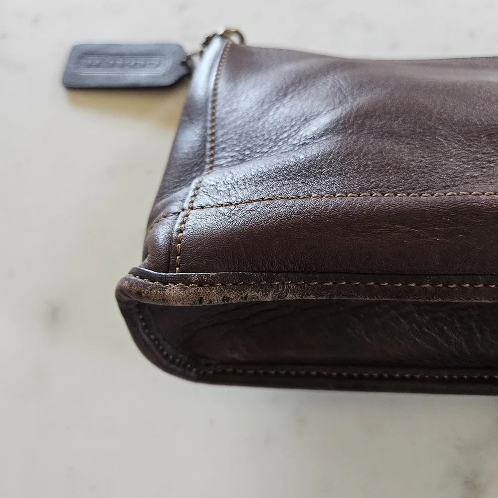 Vintage Coach Brown Leather Zip Wristlet Bag Style 9311 Hangtag Small Purse - Picture 6 of 13